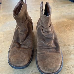 Clarks Women's Avington Swan Tan Combo Suede 9.5 M booties